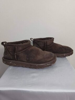 UGG Classic Ultra Mini Boots Size 9